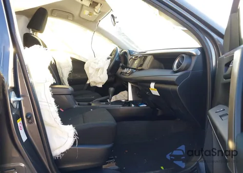 2018 Toyota Rav4 Le z USA, uszkodzony, nr VIN JTMBFREV1JJ746226